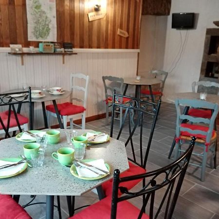 Les P'Tites Pistes Bed & Breakfast Chaux-des-Pres Exterior photo